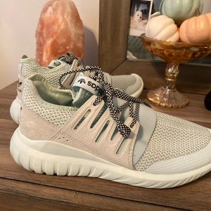 Adidas tubular sneaker